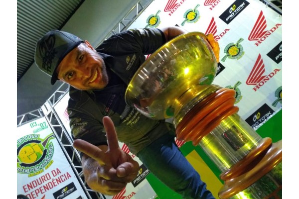 Emerson Loth, o Bombadinho, é o grande campeão do Independência'2019 Emerson Loth, o Bombadinho, é o grande campeão do Independência'2019